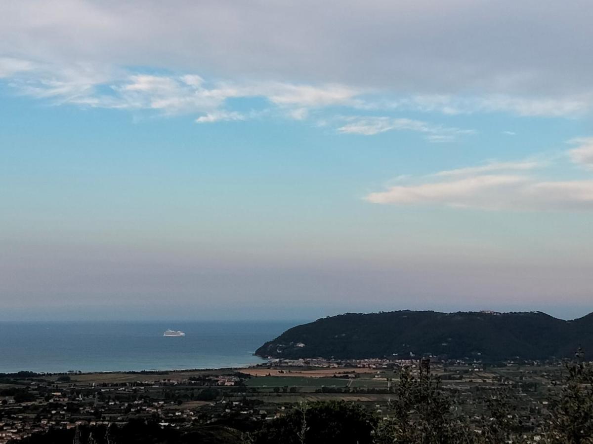 Vila A Casa Di Olivo Castelnuovo Magra Exteriér fotografie